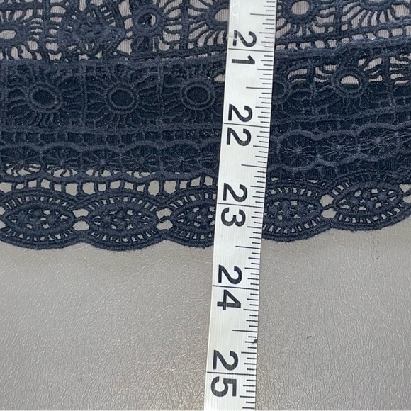 American Eagle Sleeveless Lace Overlay Top Keyhole Back Size Medium - Picture 9 of 9